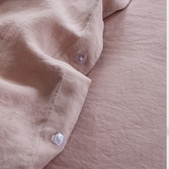 Quince 100% Luxury Linen Duvet Cover in King/Cal King. Dusty mauve color. - Picture 4 of 6
